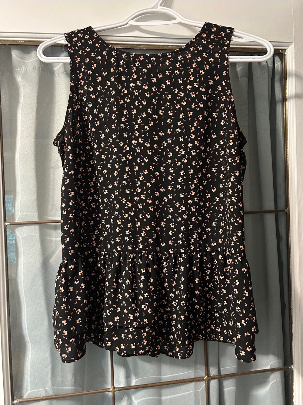 LOFT Black Sleeveless Floral Peplum Top